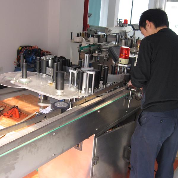 Suv idishlari uchun shisha ajratgichli Siemens PLC avtomatik yorliqlash mashinasi