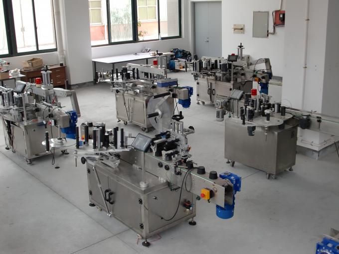 Kvadrat shisha ikki tomonlama gorizontal etiketlash mashinasi odatiy yoki tartibsiz idish