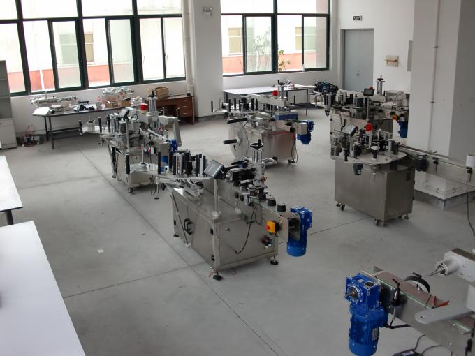 Yuqori tezlikli ikki tomonlama stiker yorliqlash mashinasi Shlangi yog '