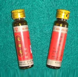 Sharob shishasining flakonini yorliqlash mashinasi To'liq avtomatik 220V 2kwlik oson ishlash