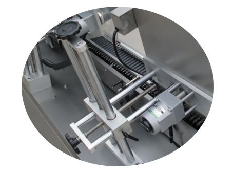 Qog'oz naychali markalash mashinasi 500 roller o'z-o'zidan yopishqoq mato stiker yorlig'i