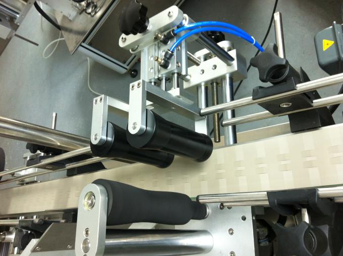 Shisha shishani o'z-o'zidan yopishtiruvchi stikerni etiketlash mashinasi, shisha idishni etiketlash mashinasi