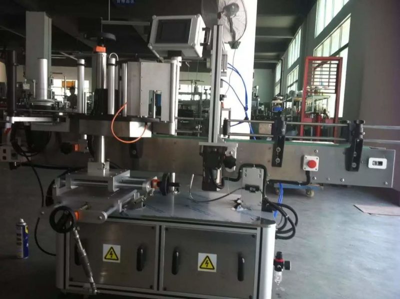 Xitoy Meva / Sabzavotlar sharbati Ichkilik sanoati uchun dumaloq shisha stiker etiketkalash mashinasi